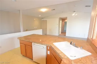 Photo #4: 2166227 Listing