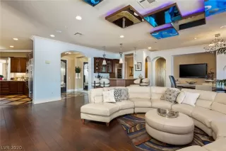 Photo #6: 2166243 Listing