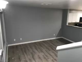 Photo #5: 2166249 Listing