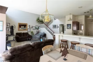 Photo #4: 2166329 Listing