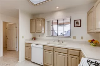 Photo #6: 2166341 Listing