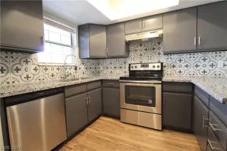 Photo #2: 2166374 Listing 