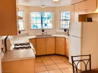 Photo #4: 2166381 Listing