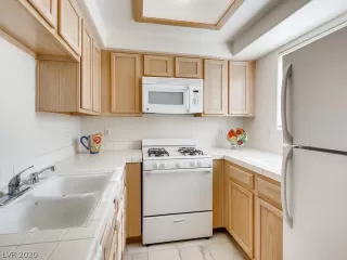 Photo #2: 2166443 Listing