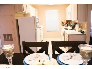 Photo #4: 2166458 Listing