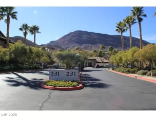 Photo #5: 2166458 Listing