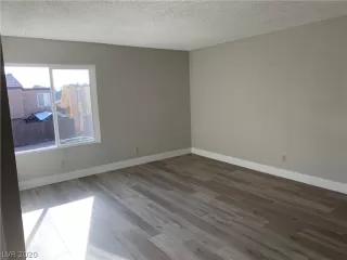 Photo #2: 2166522 Listing