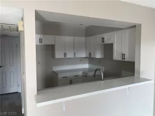 Photo #4: 2166522 Listing