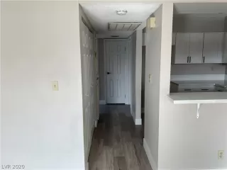 Photo #5: 2166522 Listing