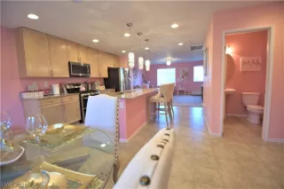 Photo #3: 2166572 Listing