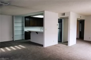 Photo #4: 2166593 Listing