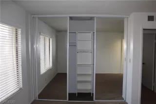 Photo #6: 2166593 Listing