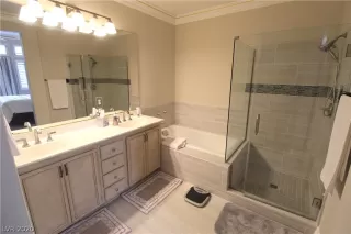 Photo #4: 2166679 Listing 