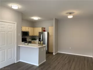 Photo #4: 2166680 Listing