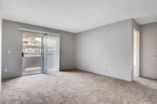 Photo #4: 2166710 Listing