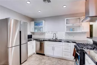 Photo #4: 2166732 Listing 