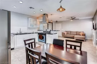 Photo #5: 2166732 Listing 