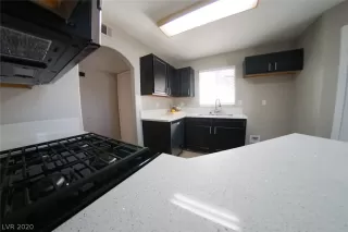 Photo #4: 2166771 Listing