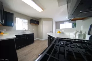 Photo #5: 2166771 Listing