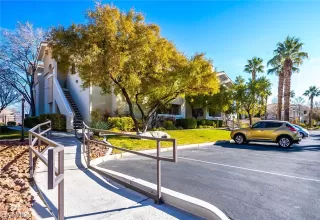 Photo #2: 2166838 Listing 