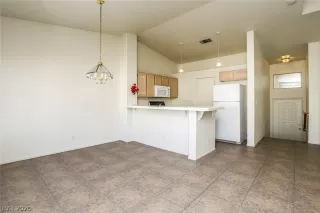 Photo #5: 2166849 Listing 