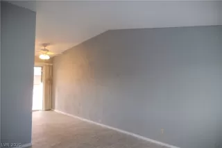 Photo #3: 2166894 Listing