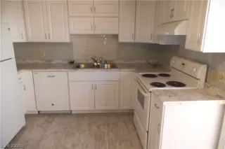 Photo #5: 2166894 Listing