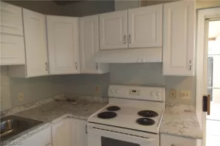 Photo #6: 2166894 Listing