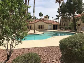 Photo #2: 2166923 Listing