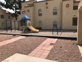 Photo #3: 2166923 Listing