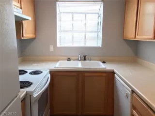 Photo #4: 2166923 Listing