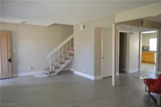 Photo #3: 2166952 Listing