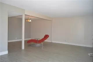 Photo #4: 2166952 Listing