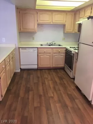 Photo #5: 2166958 Listing 