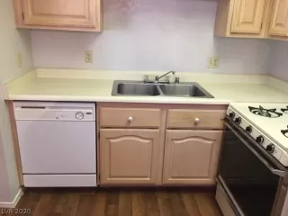 Photo #6: 2166958 Listing 