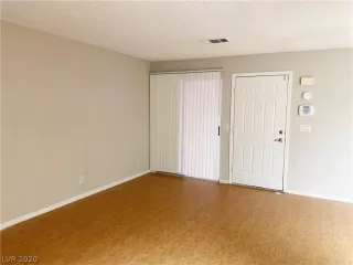 Photo #3: 2167038 Listing 