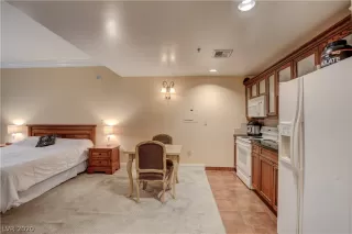 Photo #3: 2167091 Listing