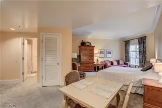 Photo #4: 2167091 Listing