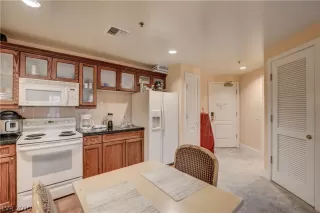 Photo #5: 2167091 Listing