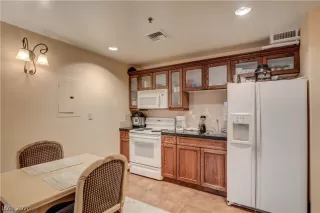 Photo #6: 2167091 Listing