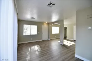 Photo #4: 2167130 Listing 