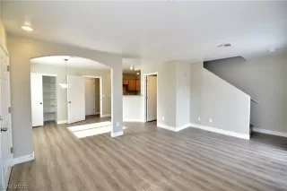 Photo #5: 2167130 Listing 