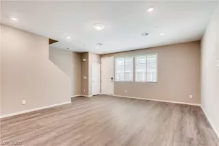 Photo #3: 2167137 Listing