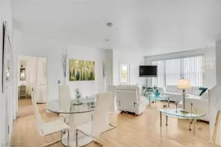 Photo #4: 2167197 Listing