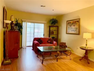 Photo #2: 2167249 Listing