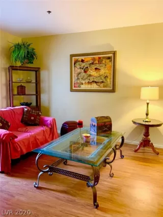 Photo #3: 2167249 Listing