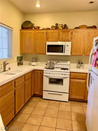 Photo #6: 2167249 Listing