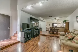 Photo #2: 2167282 Listing 