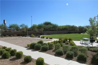 Photo #4: 2167325 Listing