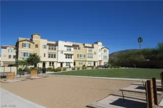 Photo #5: 2167325 Listing